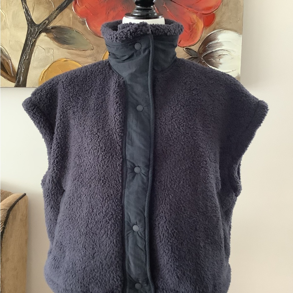 NEW O'Neill Women’s Fleece Fuzzy Snap-up Vest, Charcoal Black M-L